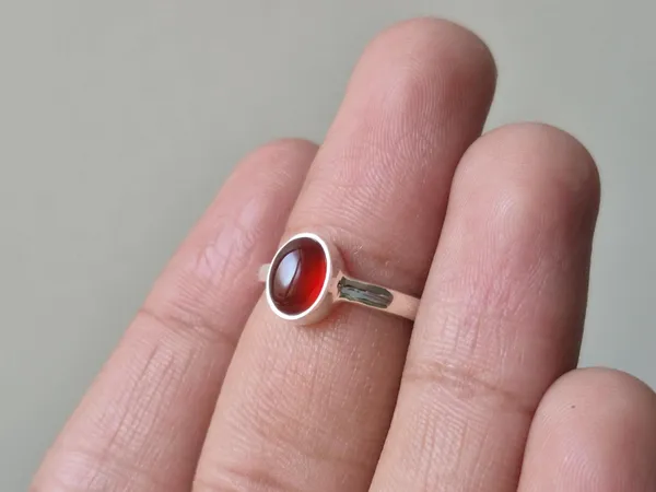 Red_Carnelian_Agate_(Aqeeq)_925_Sterling_Silver_Oval_Cabochon_Ring_For_Men
