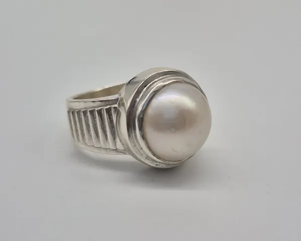 Round_Freshwater_Pearl_925_Sterling_Silver_Handcrafted_Ring_For_Men