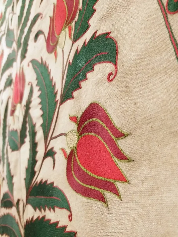 Silk_Mughal_Handmade_Embroidery_Floral_Wall_Hanging
