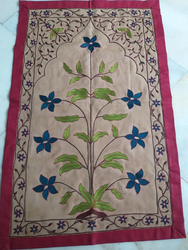 Silk_Mughal_Floral_Embroidery_Wall_Hanging