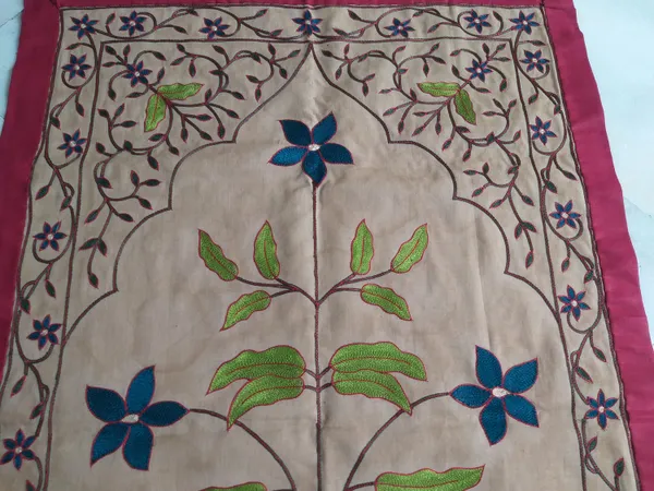 Silk_Mughal_Floral_Embroidery_Wall_Hanging