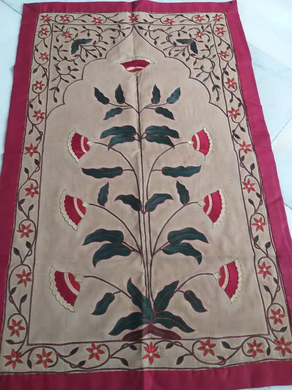 Silk_Cotton_Mughal_Floral_Suzani_Embroidery_Wall_Hanging
