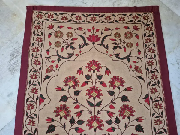 Silk_Mughal_Floral_Vase_Silk_Thread_Embroidered_Wall_Hanging