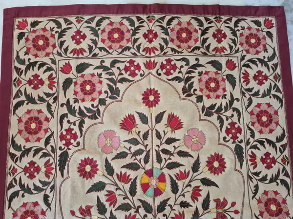 Silk_Mughal_Floral_Handmade_Embroidery_Wall_Hanging