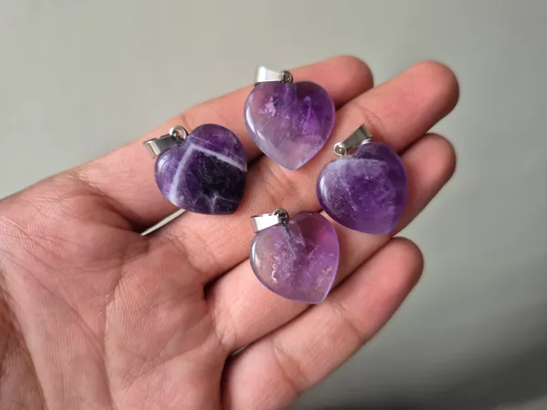 Purple_Amethyst_Heart_Shaped_Gemstone_Pendant_For_Men