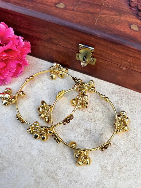 2Pcs_Gold_Toned_Adjustable_Ghungroo_Traditional_Bangles
