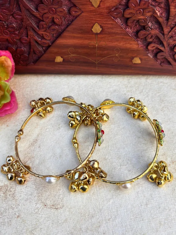 2Pcs_Gold_Toned_Adjustable_Kundan_Ghungroo_Traditional_Bangles