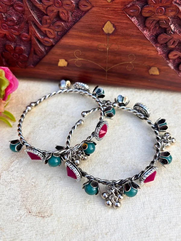 2Pcs_Silver_Toned_Adjustable_Traditional_Bangles