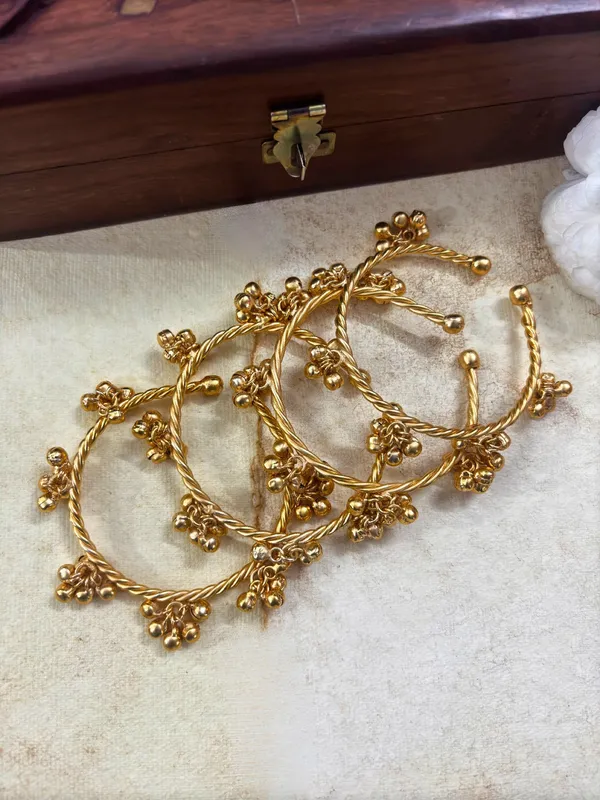 4Pcs_Gold_Toned_Adjustable_Ghungroo_Traditional_Bangles
