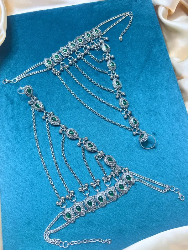 Women_Oxidised_Silver-Plated_Pink_Kundan_Stone-Studded_Layered_Anklet_With_Toe_Ring