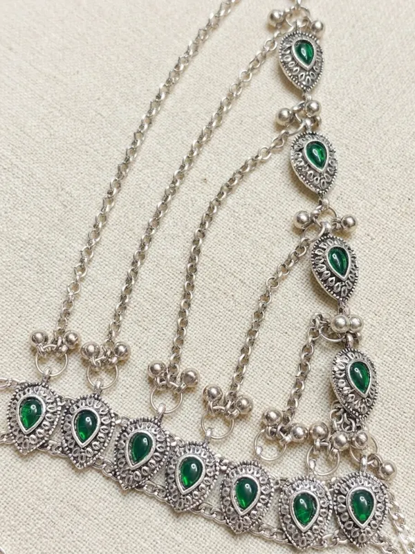 Women_Oxidised_Silver-Plated_Pink_Kundan_Stone-Studded_Layered_Anklet_With_Toe_Ring
