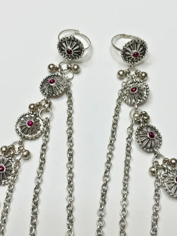 Women_Oxidised_Silver-Plated_Pink_Kundan_Stone-Studded_Layered_Chain_Anklet_With_Toe_Ring