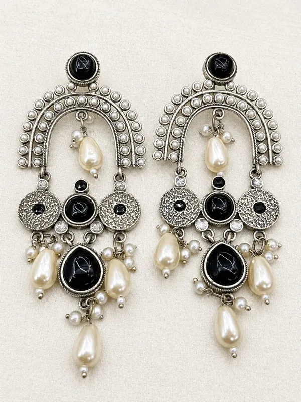 Black_Stone_&_Pearl_Embellished_Oxidised_Chandbali_Statement_Earrings