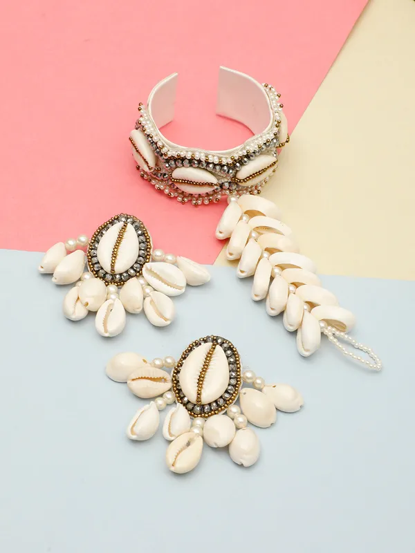 Cowrie_Shell_Choker_Necklace_Set_With_Earrings_And_Bracelet