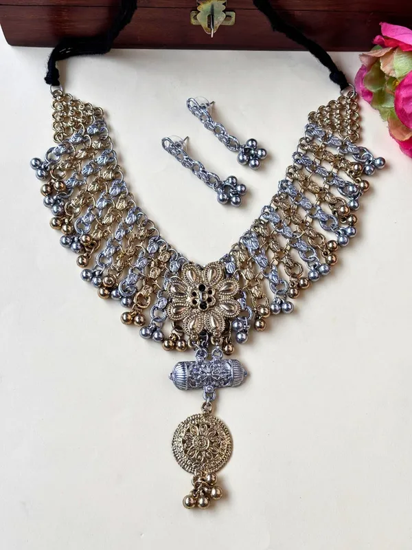 Dual-Toned_Tribal_Oxidised_Jewellery_Set