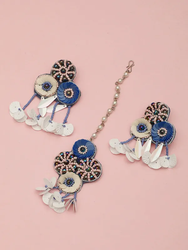 Floral_Jewelry_Set_With_Earrings_And_Maang_Tikka