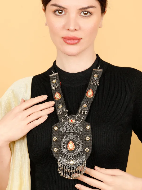 German_Silver_Brass-Plated_Oxidised_Jute_Necklace