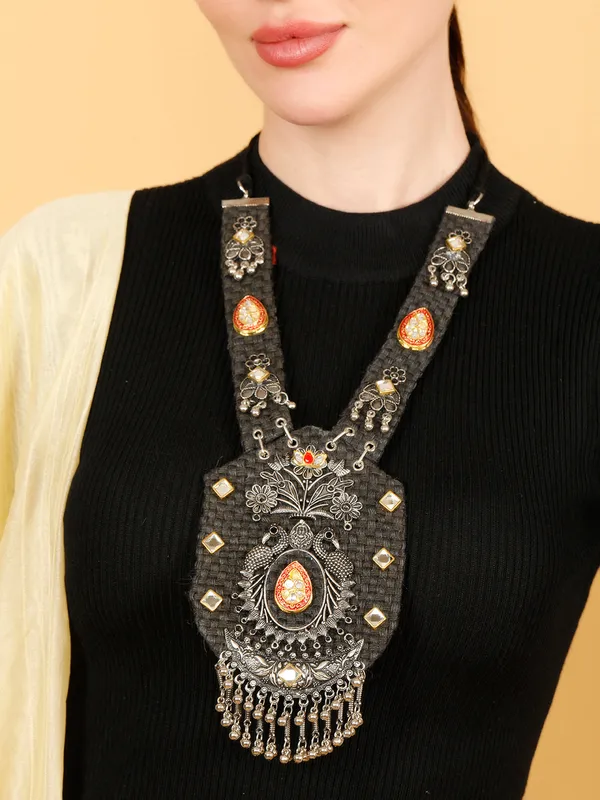 German_Silver_Brass-Plated_Oxidised_Jute_Necklace