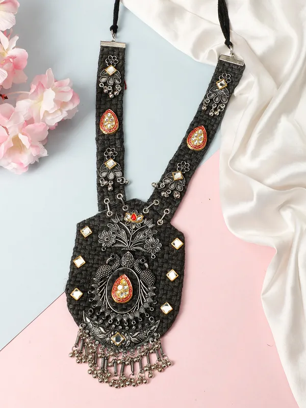German_Silver_Brass-Plated_Oxidised_Jute_Necklace