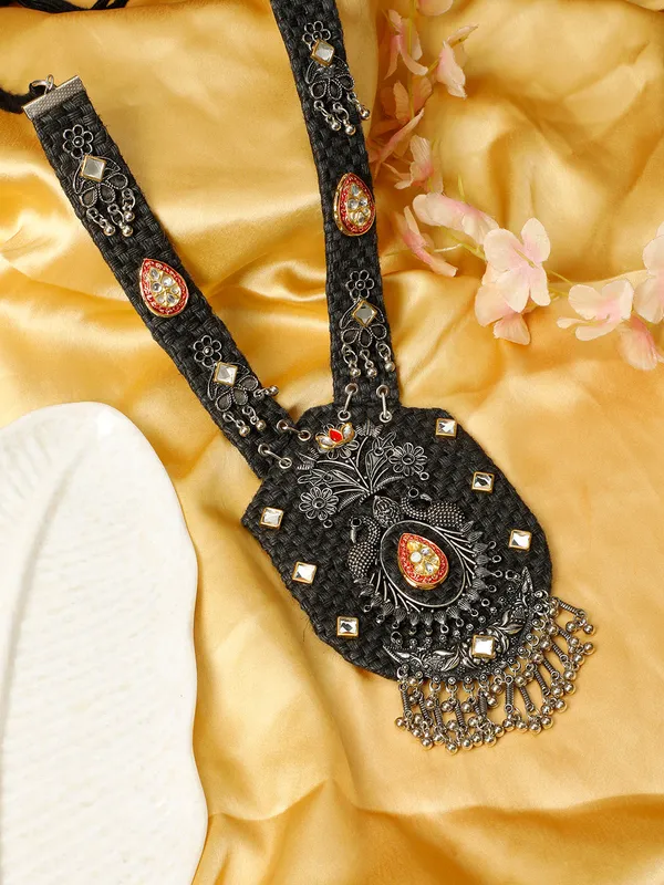 German_Silver_Brass-Plated_Oxidised_Jute_Necklace