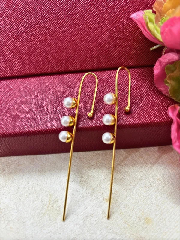 Gold-Plated_Classic_Pearl_Ear_Cuff_Bugadi_Earrings