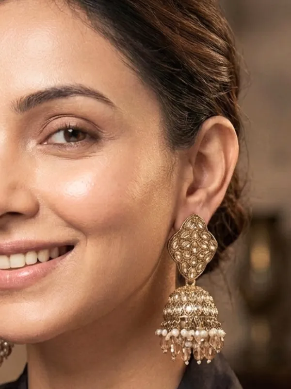 Gold-Plated_Crystal_Bead_Kundan-Style_Jhumka_Earrings