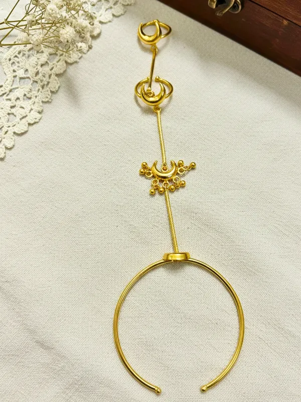 Gold-Plated_Double_Ring_Bracelet_With_Hathphool_(One_Hand_Only)