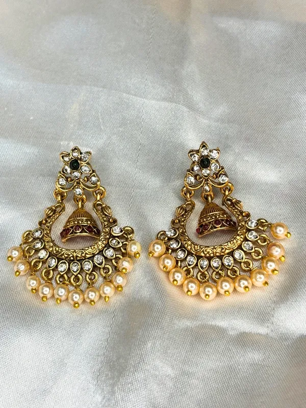Gold-Plated_Kundan_Stone-Studded_Peacock_&_Jhumka_Pendant_Necklace_Jewellery_Set