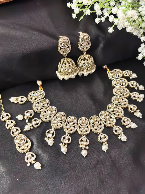 Gold-Plated_Kundan_-Studded_&_Beaded_Studded_Bridal_Jewellery_Set