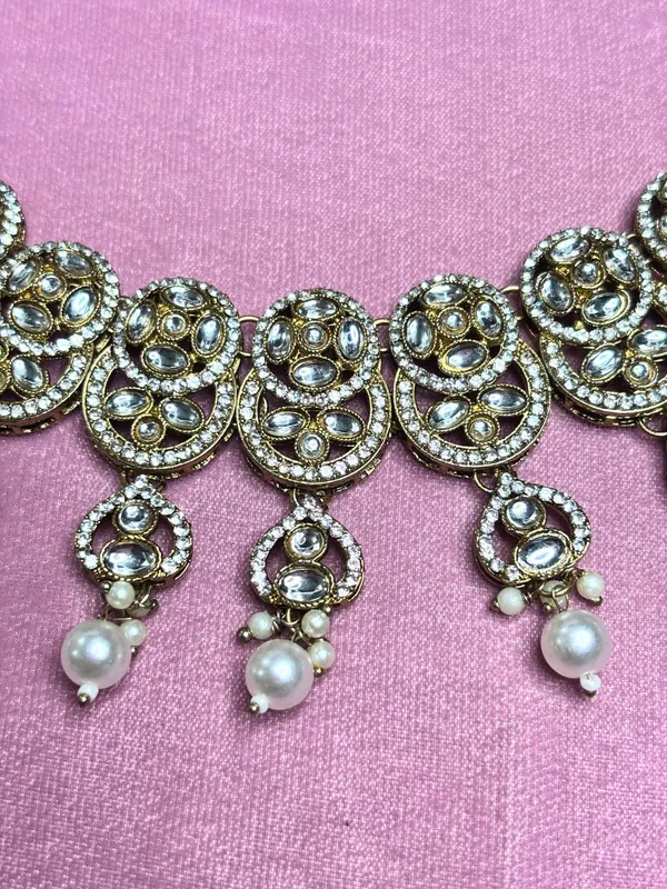 Gold-Plated_Kundan_-Studded_&_Beaded_Studded_Bridal_Jewellery_Set