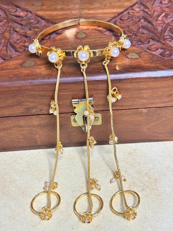 Gold-Plated_Pearls_Studded_Ghungroo_Hath_Phool_Kashmiri_Ring_Bracelet_Set
