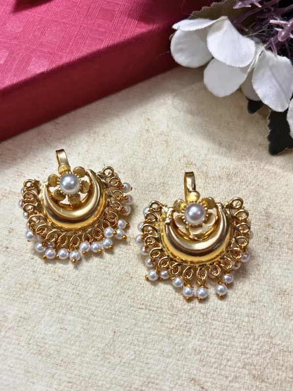 Gold-Plated_Stone-Studded_&_Pearls_Bugadi_Earrings