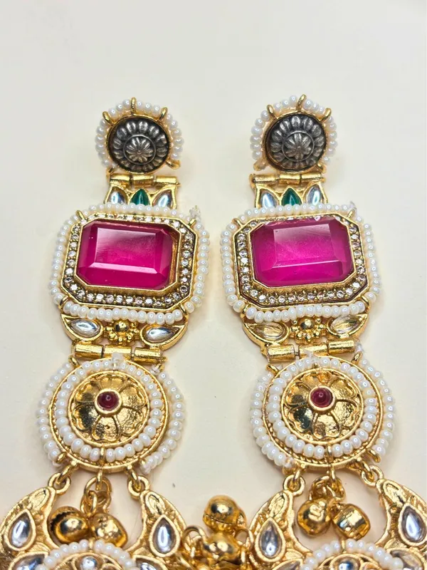 Gold-Toned_Kundan_&_Pink_Stone_Embellished_Pearl_Jhumka_Drop_Earrings