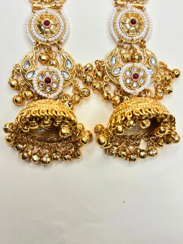 Gold-Toned_Kundan_&_Pink_Stone_Embellished_Pearl_Jhumka_Drop_Earrings