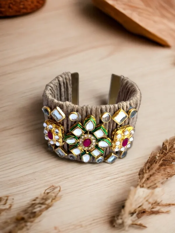 Golden_And_Red_Kundan_Adjustable_Jute_Bracelet