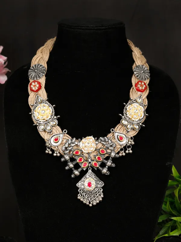 Golden_Jute_Necklace