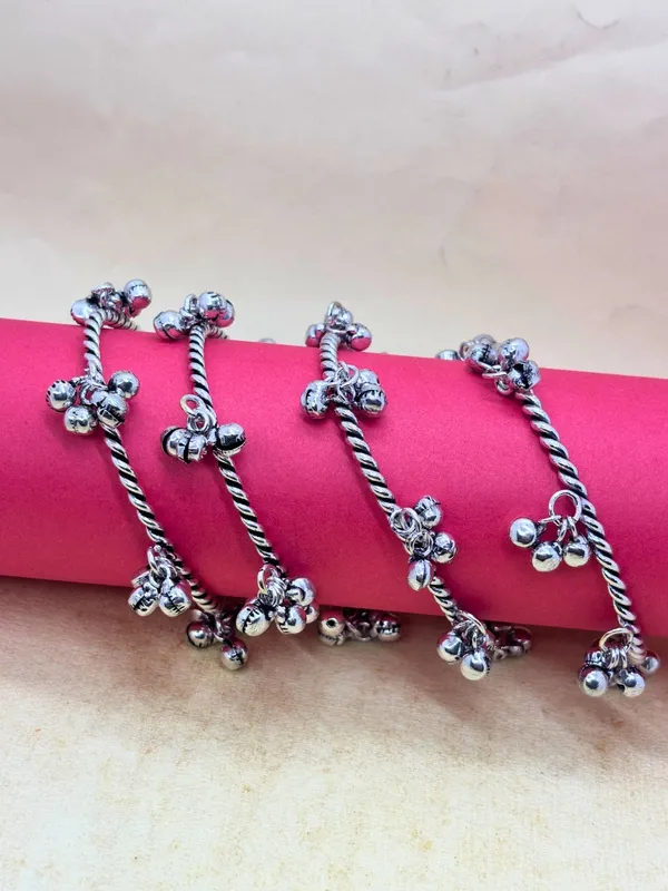 Oxidised_Silver-Plated_Kashmiri_Ghungroo_Bangle_Set