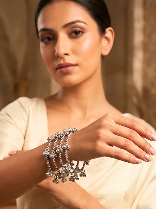 Oxidised_Silver-Plated_Kashmiri_Ghungroo_Bangle_Set