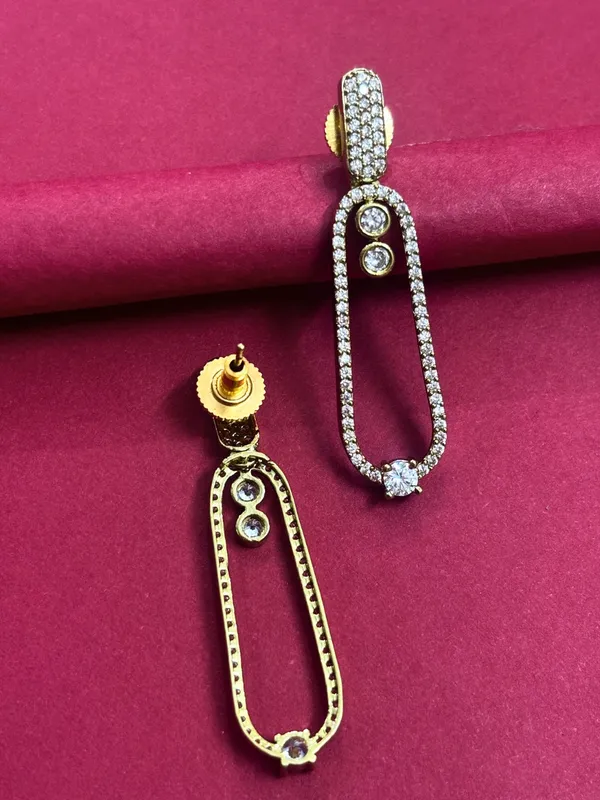 Premium_22K_Gold-Plated_Ad_&_Zirconia_Studded_Luxury_Drop_Earrings