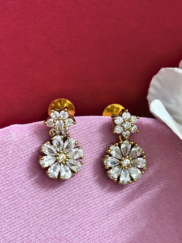 Premium_22K_Gold-Plated_Ad_&_Zirconia_Studded_Luxury_Drop_Earrings