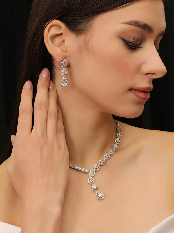 Silver_Plated_Ad_&_Cubic_Zirconia_Studded_Premium_Necklace_Jewellery_Set