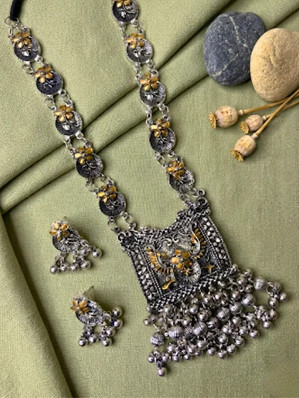 Silver-Plated_Dual-Tone_Textured_Long_Necklace_Jewellery_Set