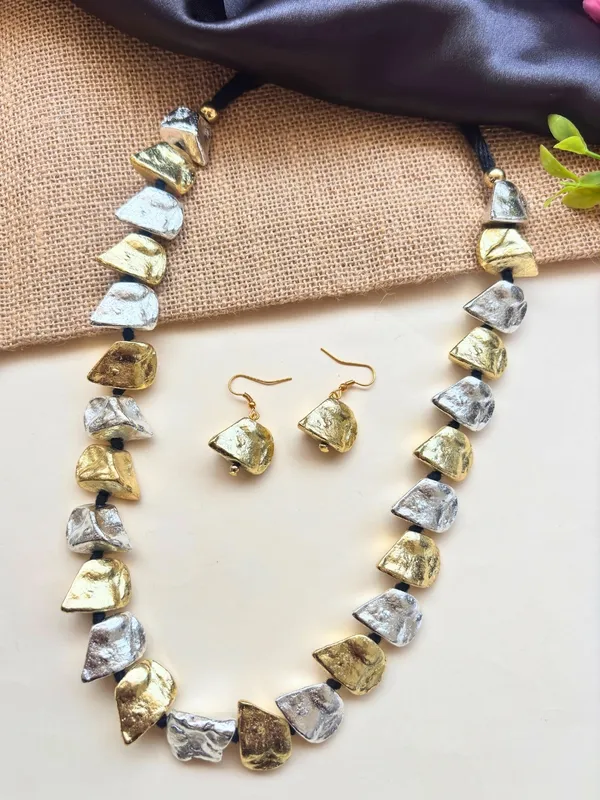 Textured_Statement_Necklace_Set