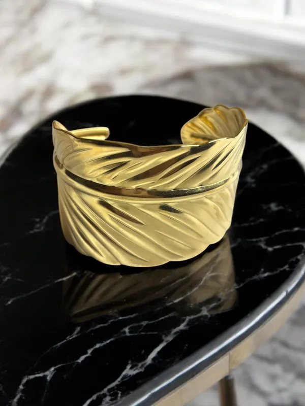 18K_Gold_Pvd_Plated_Leaf_Shaped_Cuff_Bracelet