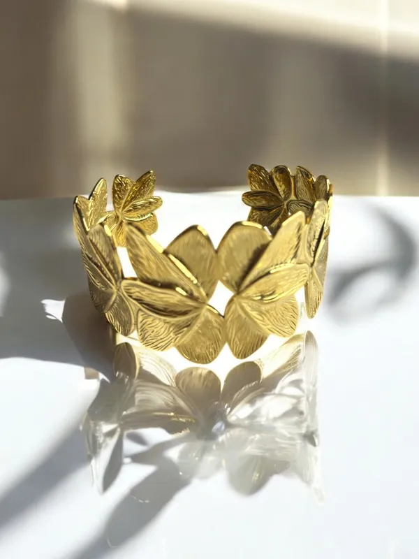 18K_Gold_Plated_Flower_Shaped_Bracelet