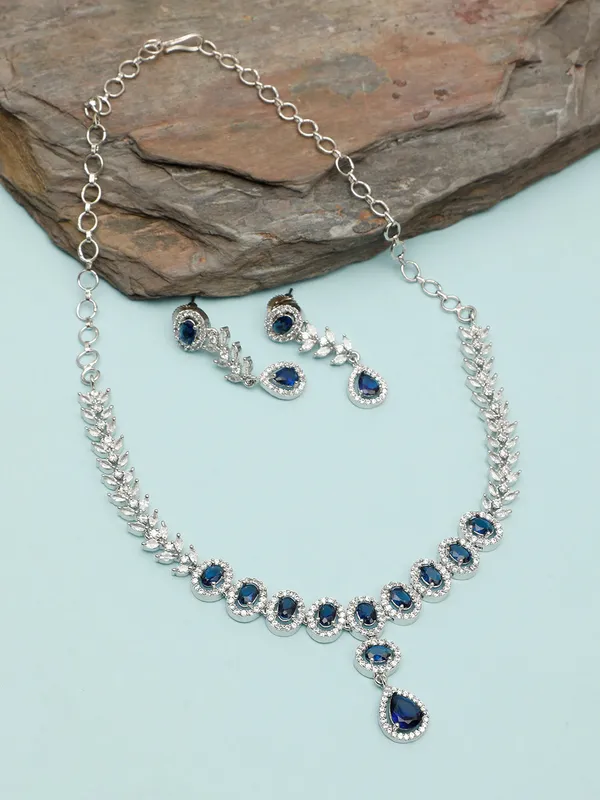 Blue_Emerald_Ad_Studded_Handcrafted_Jewellery_Set
