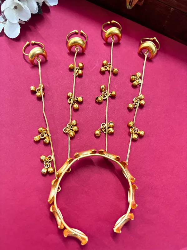 Gold-Plated_Ring_Chand_Bracelet_With_Hathphool