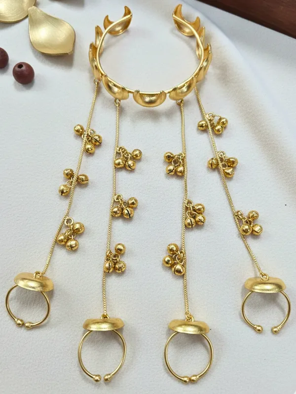 Gold-Plated_Ring_Chand_Bracelet_With_Hathphool