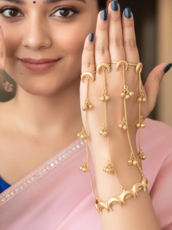Gold-Plated_Ring_Chand_Bracelet_With_Hathphool