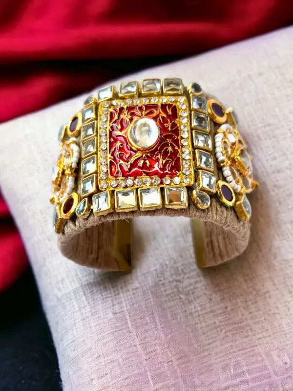 Golden_And_Red_Kundan_Adjustable_Jute_Bracelet